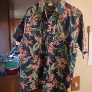 'Go Barefoot' hawaiin floral button down shirt